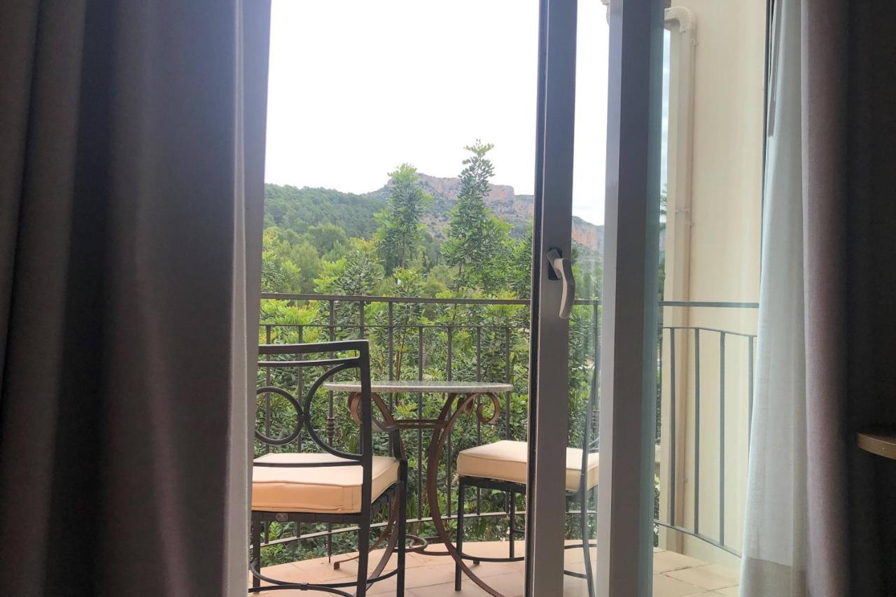 Denia Marriott La Sella Golf Resort & Spa Exterior photo A view of the balcony of a room at the hotel