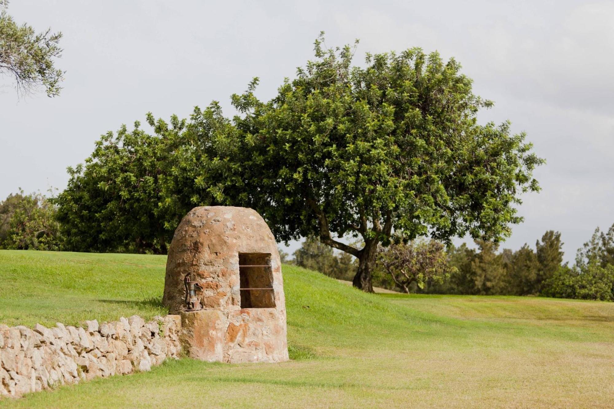 Denia Marriott La Sella Golf Resort & Spa Exterior photo A sentry box at Fort Belan