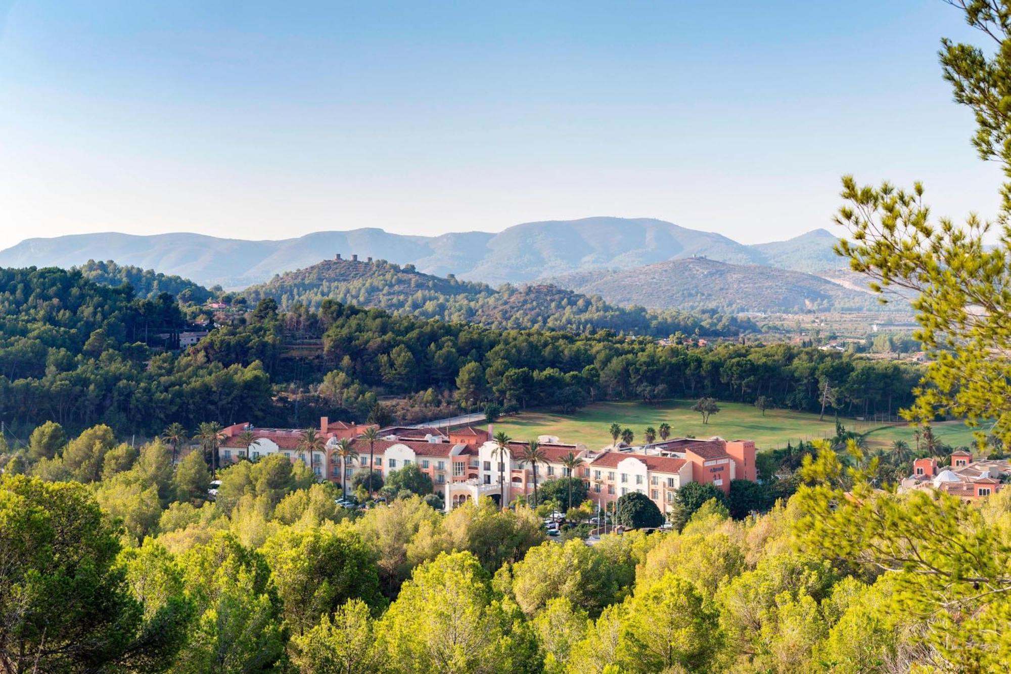 Denia Marriott La Sella Golf Resort & Spa Exterior photo View of the town